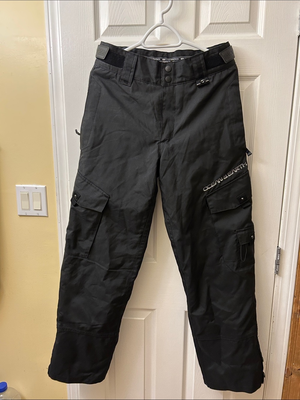 Ocean Earth Men's Black Cargo Snow Pants with Utility Pockets